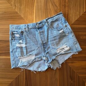 Vintage Levis 501 Medium Wash Distressed High Waisted Shorts // Size 32